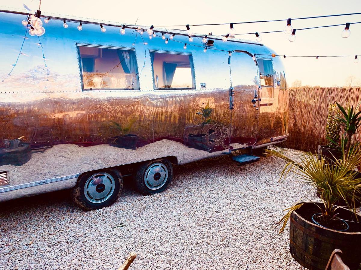 Apartment Vintage 1962 Airstream *